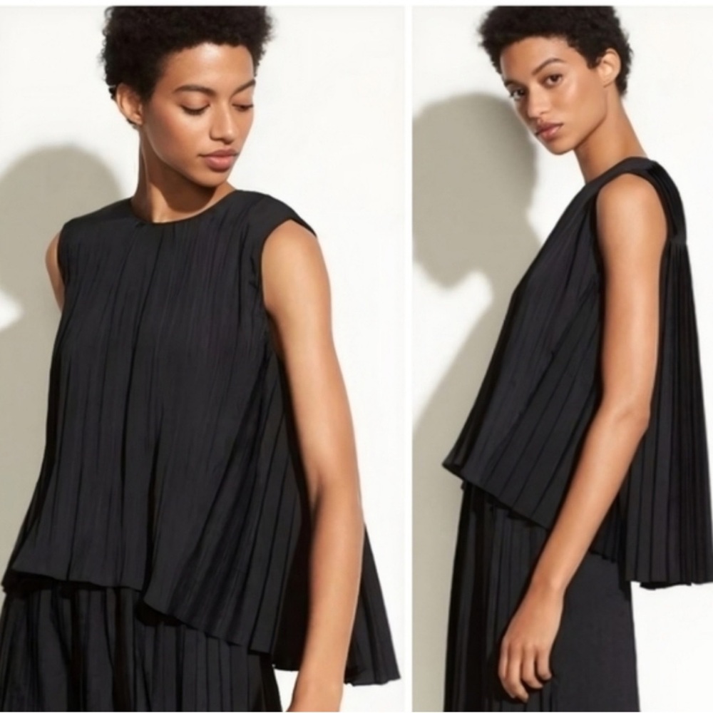 Vince Black Pleated Sleeveless Swing Shell Top in a size Small.